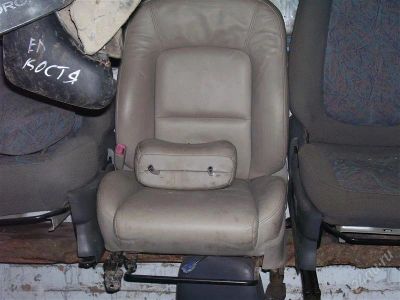 Лот: 2285053. Фото: 1. кожанные передние сидения SUBARU... Салон