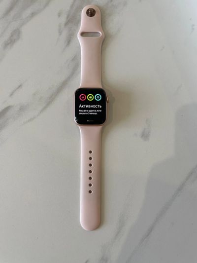 Лот: 19930196. Фото: 1. Apple Watch 4 40mm rose gold. Смарт-часы, фитнес-браслеты, аксессуары