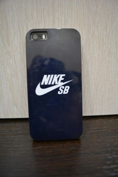 Лот: 7476143. Фото: 1. Чехол Iphone 5/5s резина тёмно... Чехлы, бамперы