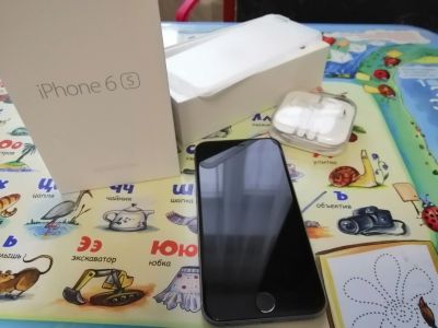 Лот: 15110548. Фото: 1. Iphone 6s Space Gray 16Gb практически... Смартфоны