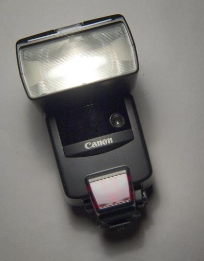 Лот: 25509413. Фото: 1. Вспышка Canon 540 EZ. Вспышки, осветители, рассеиватели