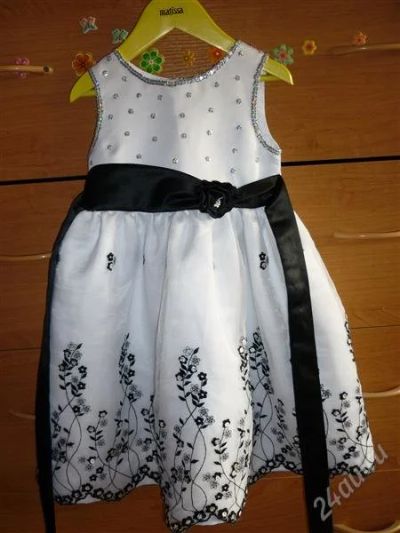Лот: 2479847. Фото: 1. Новогоднее платье на 2-3-4года. Платья, сарафаны