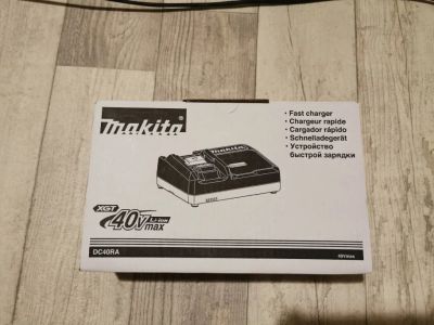 Лот: 19012734. Фото: 1. Зарядное устройство Makita DC40... Электроинструмент