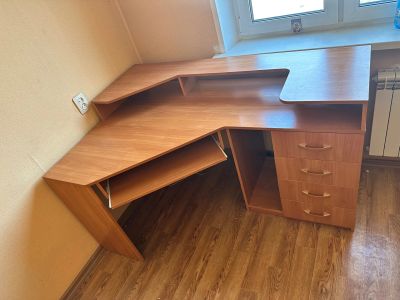 Лот: 20598633. Фото: 1. Стол компьютерный. Компьютерные и письменные столы
