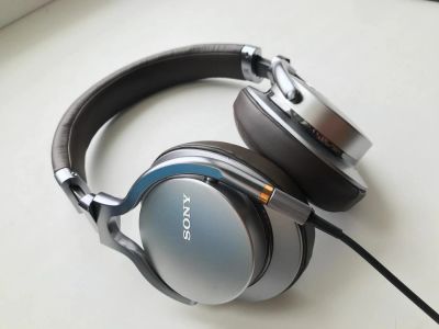 Лот: 9835794. Фото: 1. Наушники Sony MDR-1A. Наушники, гарнитуры