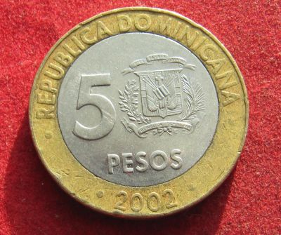 Лот: 21009882. Фото: 1. Доминикана 5 песо, 2002г. Америка