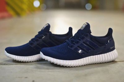Лот: 10739587. Фото: 1. NEW Sneakers Adidas Ultra Boost. Кеды, кроссовки, слипоны