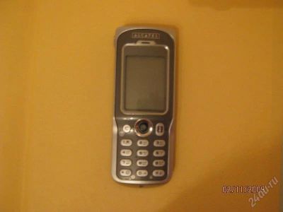 Лот: 150608. Фото: 1. Сотовый телефон Alcatel OT715. Кнопочные мобильные телефоны