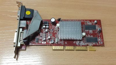 Лот: 6565331. Фото: 1. AGP видеокарта 128mb ATI Radeon... Видеокарты