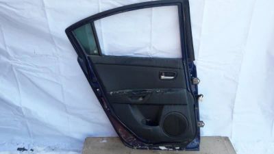 Лот: 21413382. Фото: 1. обшивка двери Mazda Axela BK3P... Двигатель и элементы двигателя
