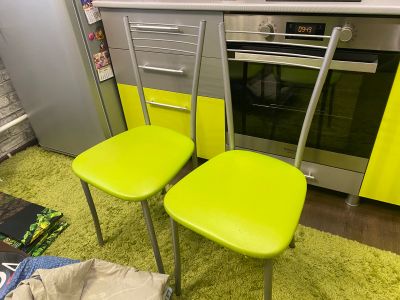 Лот: 25241559. Фото: 1. Стулья кухонные зеленые. Столы, стулья, обеденные группы