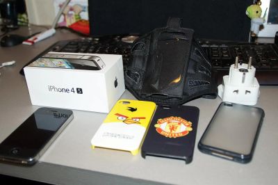 Лот: 3552168. Фото: 1. Iphone 4s 64 GB + 4 чехла. Смартфоны