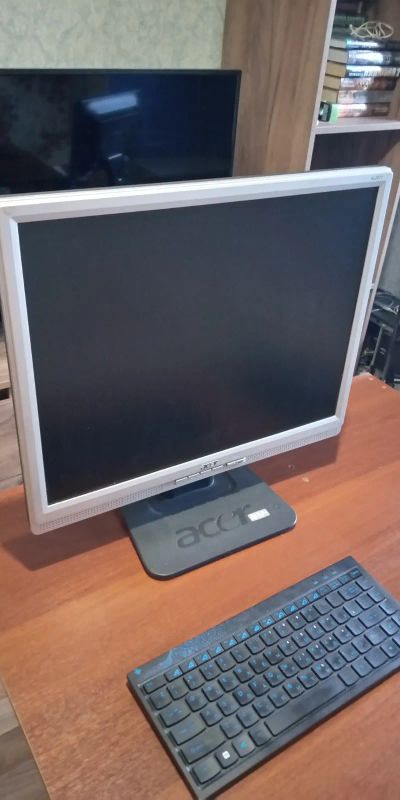 Лот: 20715863. Фото: 1. Монитор Acer 20 дюймов (50,7 см... ЖК-мониторы