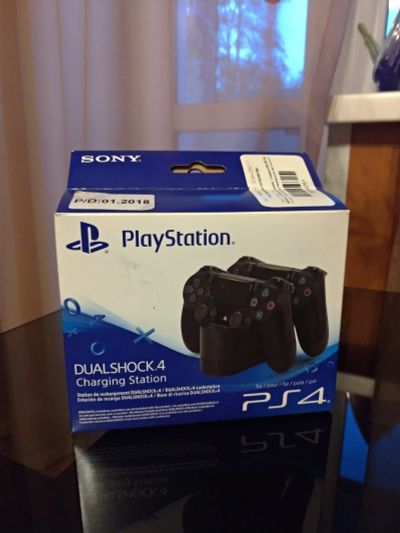 Лот: 16660013. Фото: 1. Зарядное устройство для DualShock... Аксессуары для игровых приставок, консолей, геймпады