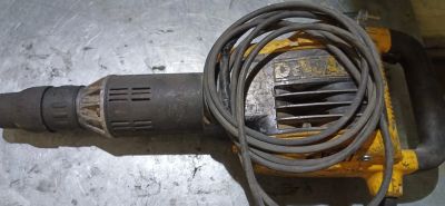 Лот: 19565424. Фото: 1. Отбойный молоток dewalt 25899. Электроинструмент