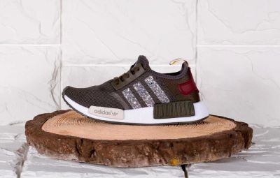 Лот: 10787859. Фото: 1. Кроссовки женские Adidas NMD R1... Кеды, кроссовки, слипоны