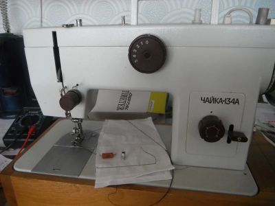 Лот: 17367169. Фото: 1. швейная машинка. Швейная, вязальная
