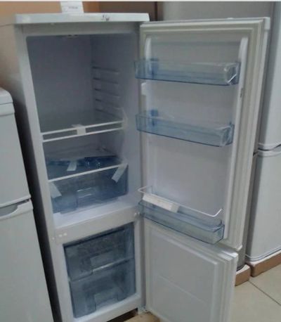 Лот: 8275310. Фото: 1. Холодильник Бирюса Б-118 Новый. Холодильники, морозильные камеры