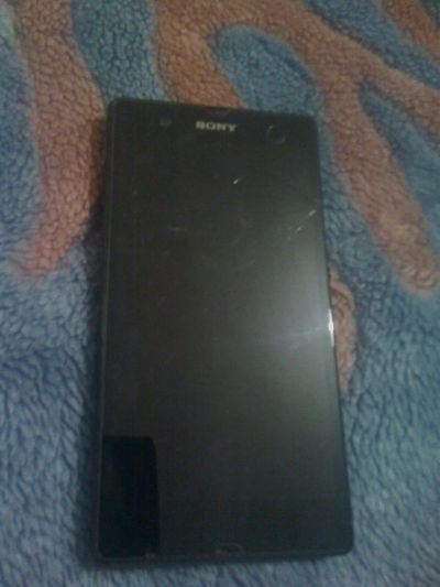Лот: 6733083. Фото: 1. сотовый телефон Sony Xperia Z... Кнопочные мобильные телефоны