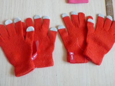 Лот: 2515273. Фото: 1. перчатки красные мтс. Шарфы, варежки
