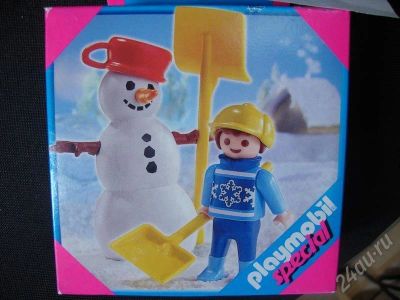 Лот: 444388. Фото: 1. Playmobil Мальчик со снеговиком. Конструкторы