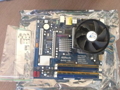 Лот: 13465501. Фото: 1. Материнская плата ASRock G41C-VS... Материнские платы