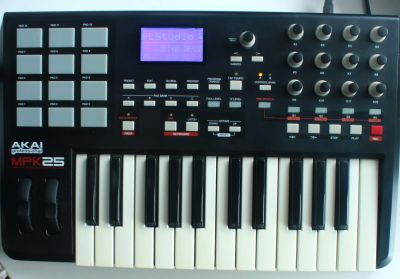 Лот: 18280397. Фото: 1. AKAI MPK 25. MIDI-оборудование