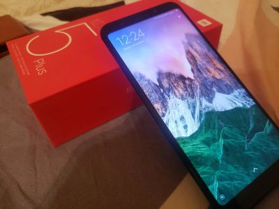 Лот: 16684792. Фото: 1. Redmi 5 plus. Смартфоны