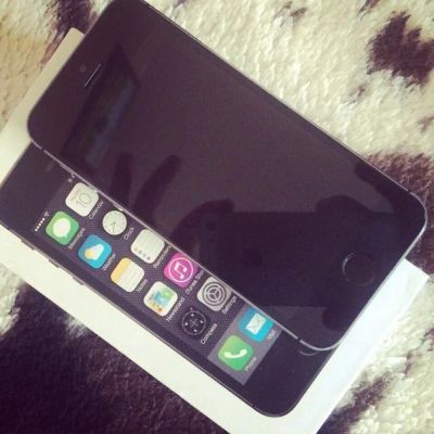 Лот: 5244359. Фото: 1. Iphone 5 s !!!Супер низкая цена... Смартфоны