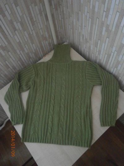 Лот: 3583159. Фото: 1. Свитер фисташковый. Свитеры, толстовки, худи