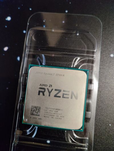 Лот: 19865918. Фото: 1. Процессор AMD Ryzen 7 2700X. Процессоры
