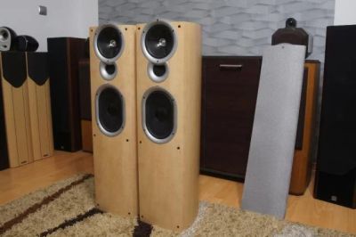 Лот: 11066321. Фото: 1. KEF Audio Q7 - Напольные трехполосные... Активные акустические системы