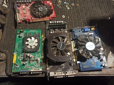 Лот: 20187078. Фото: 1. 4 Видеокарты 9600GT, NXG210 512mb... Видеокарты