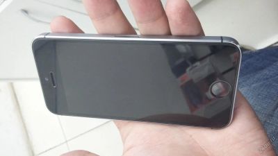 Лот: 5967900. Фото: 1. Iphone 5S Space Gray. Смартфоны