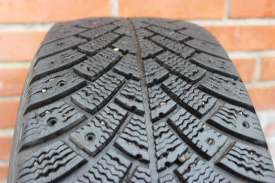 Лот: 25780926. Фото: 1. Шина зимняя BFGoodrich 205 55... Шины