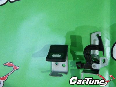 Лот: 10597864. Фото: 1. ручка открытия капота subaru forester... Другое (автозапчасти)