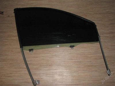 Лот: 1431930. Фото: 1. Стекло Toyota Ist. Автомобили