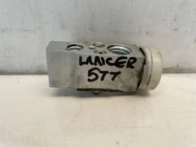 Лот: 24567163. Фото: 1. клапан кондиционера Mitsubishi... Двигатель и элементы двигателя