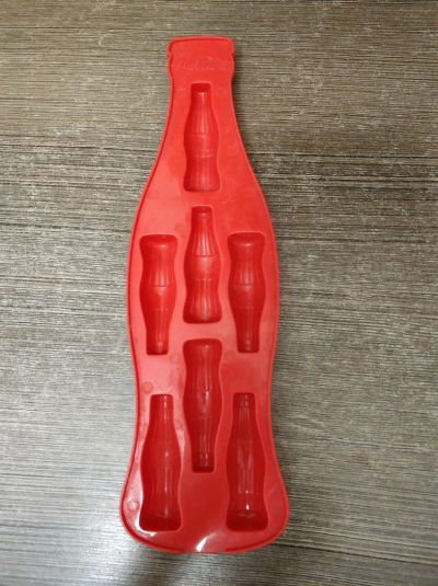 Лот: 14364264. Фото: 1. Форма для льда Coco cola. Кухонные аксессуары