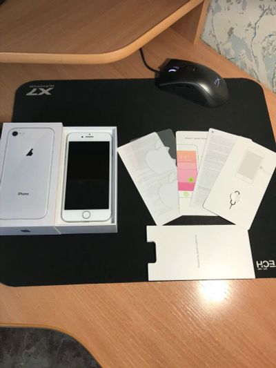 Лот: 15300524. Фото: 1. Apple iPhone 8 Silver (64gb). Смартфоны