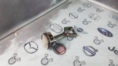 Лот: 23584033. Фото: 1. Поршень с шатуном Subaru XV FB16B... Двигатель и элементы двигателя