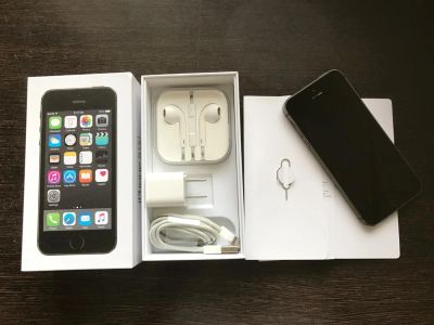 Лот: 8515791. Фото: 1. Продам iPhone 5s черный 16gb. Смартфоны