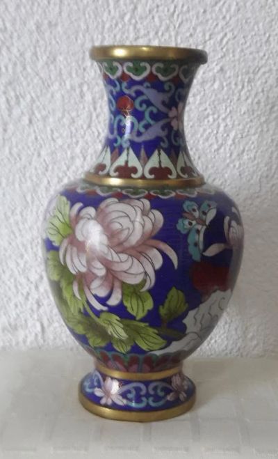 Лот: 11395172. Фото: 1. Cloisonne. Кол.ваза. China. 19см... Предметы интерьера и быта