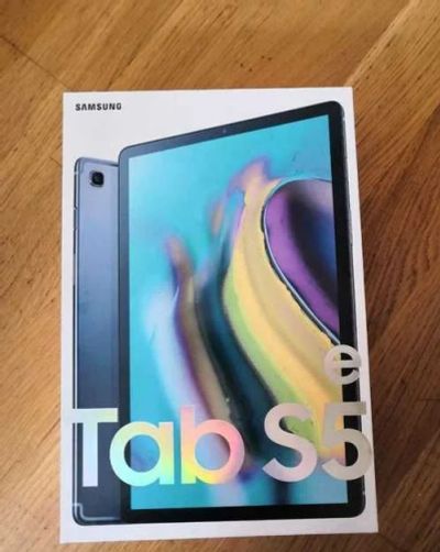 Лот: 18456329. Фото: 1. Почти новый Samsung galaxy tab... Планшеты