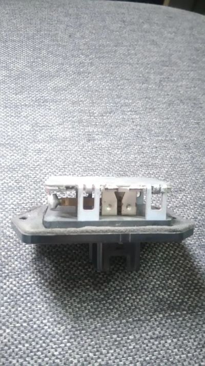 Лот: 11286309. Фото: 1. Резистор печки Toyota Ist,Corolla... Электрооборудование