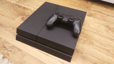 Лот: 11910256. Фото: 1. Консоль PlayStation 4 1000 Gb... Игровые приставки, консоли