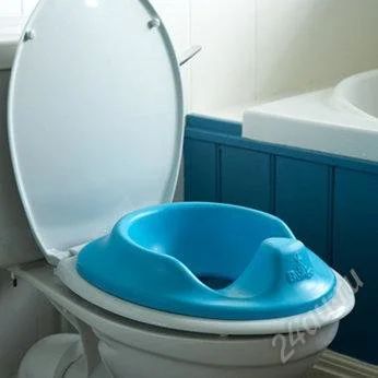 Лот: 2868743. Фото: 1. Сиденье на унитаз от Bumbo! Голубой... Ванночки, сиденья, горшки