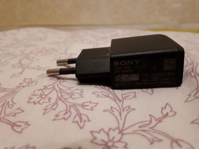 Лот: 15492459. Фото: 1. зарядка sony оригинал. Зарядные устройства, блоки питания, адаптеры сетевые для смартфонов