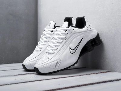 Лот: 17782720. Фото: 1. Кроссовки Nike Shox R4 (14258... Кеды, кроссовки, слипоны