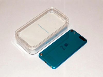 Лот: 3718465. Фото: 1. Оригинальный Apple iPod Touch... Плееры